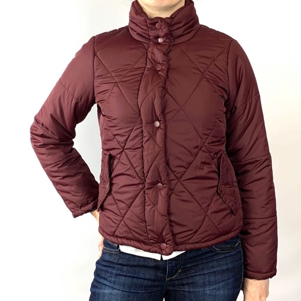 A new day Maroon Ski Puffer 🎿 Like New Jacket
